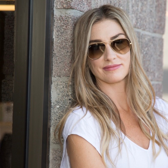 Meet your Posher, Lori - Picture 1 of 1